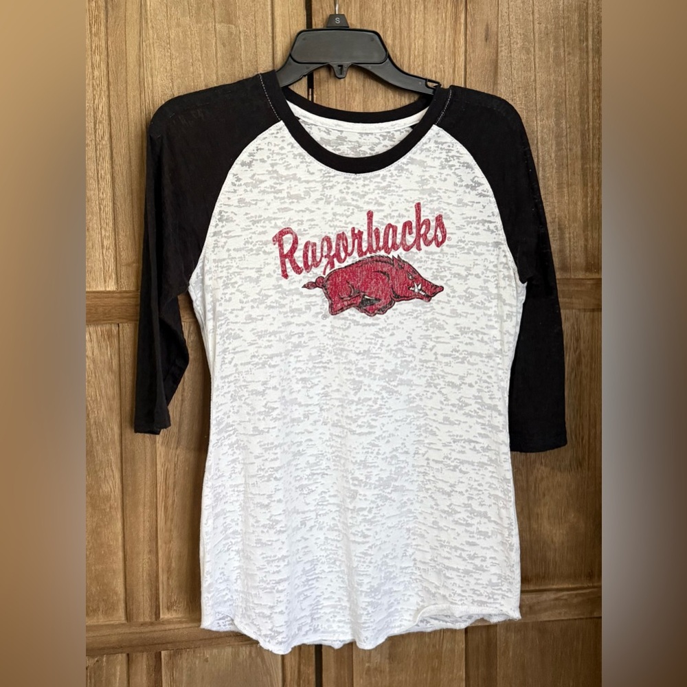 Women's Colosseum Razorbacks Black and White Raglan Tee